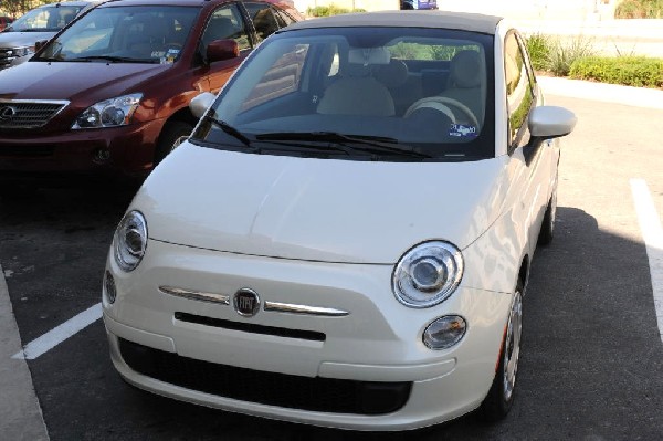 Fiat 500 - Dealership walkthru - 06/27/11 Austin Fiat - Austin Texas