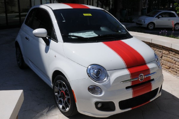 Fiat 500 - Dealership walkthru - 06/27/11 Austin Fiat - Austin Texas