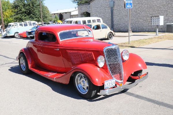 Leander Cars and Coffee Car Show, Leander Texas - 10/31/10 - photo by Jeff